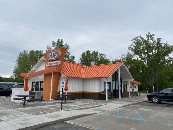 A&W Restaurant - Beaverton - 370 Ross St